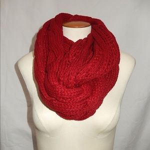 Chunky Solid Color Cable Knitted Infinity Scarf